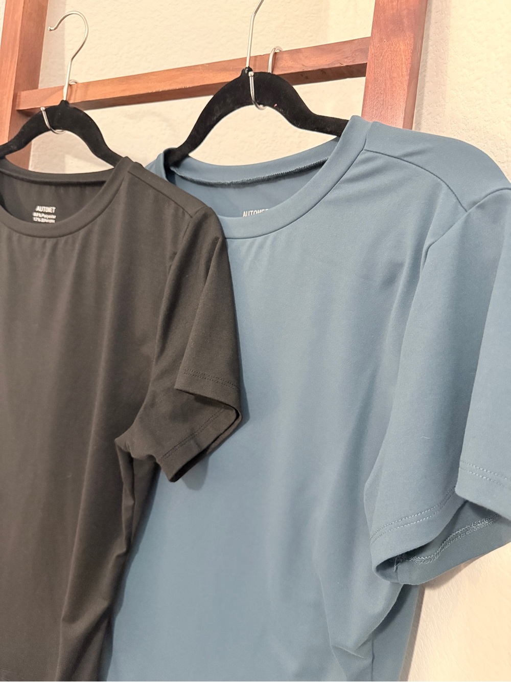 Automet Crew Neck Tees Women XL Black Blue Green Excellent Set of 2 Activewear - Picture 3 of 8